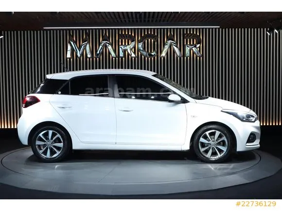 Hyundai i20 1.4 MPI Style Image 1